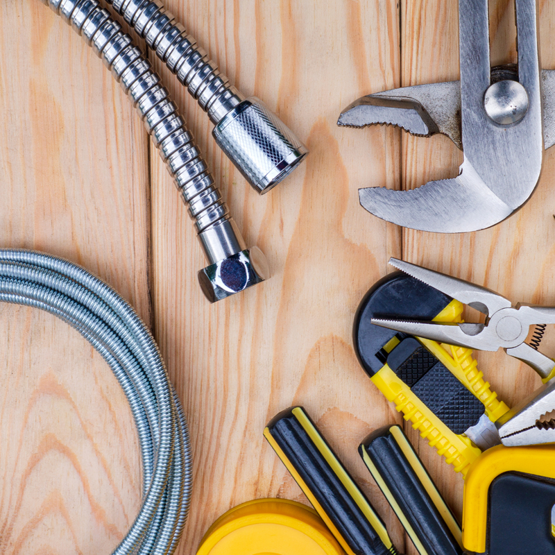 Service tools arranged on a work surface